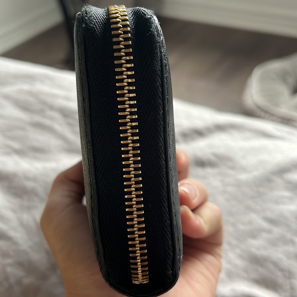 MICHAEL KORS CONTINENTAL WRISTLET - Picture 4 of 11